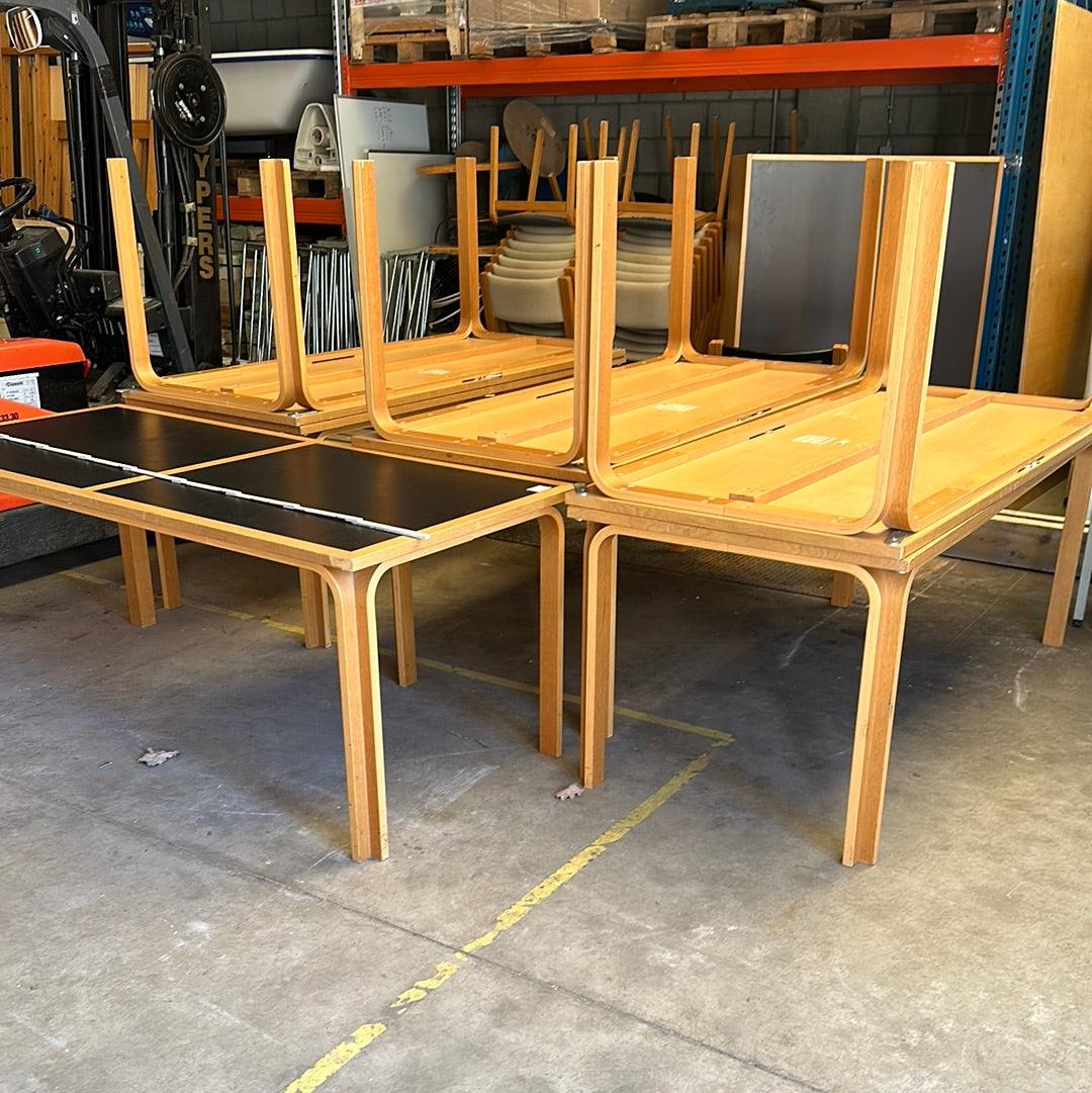 4 houten tafels 180cm x 80cm x 72cm - Veilingcoach.be