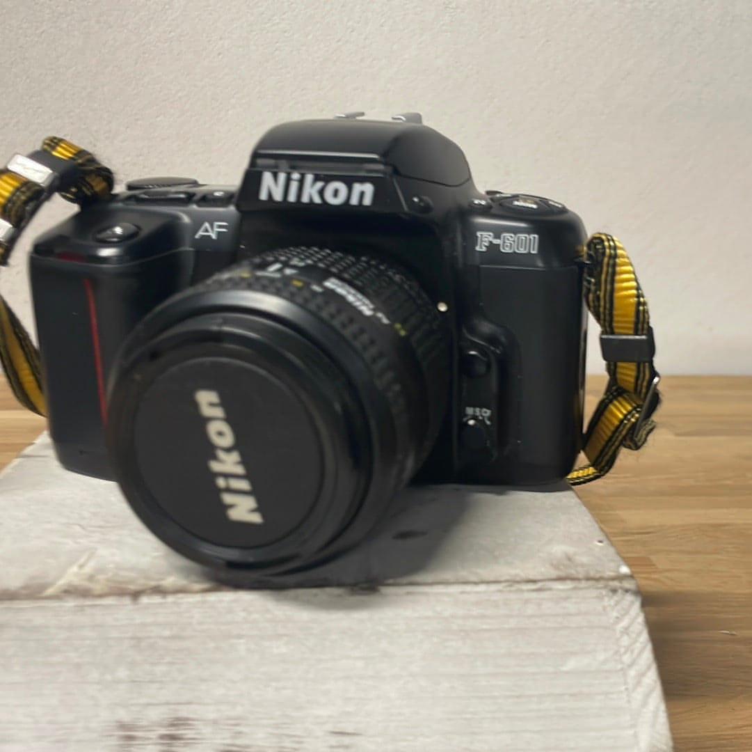 NIKON F601 camera analoog + lenzen + draagtas - Veilingcoach.be