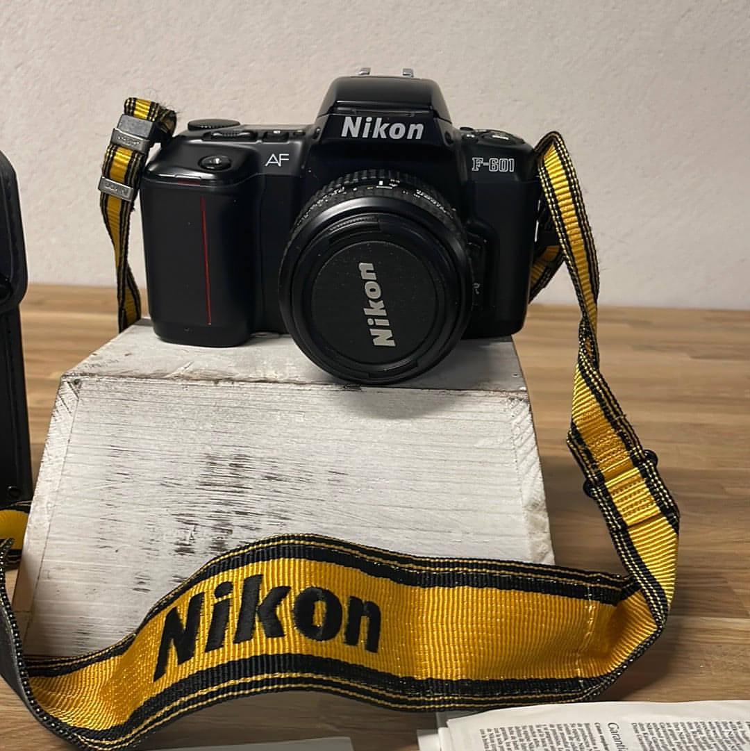 NIKON F601 camera analoog + lenzen + draagtas - Veilingcoach.be