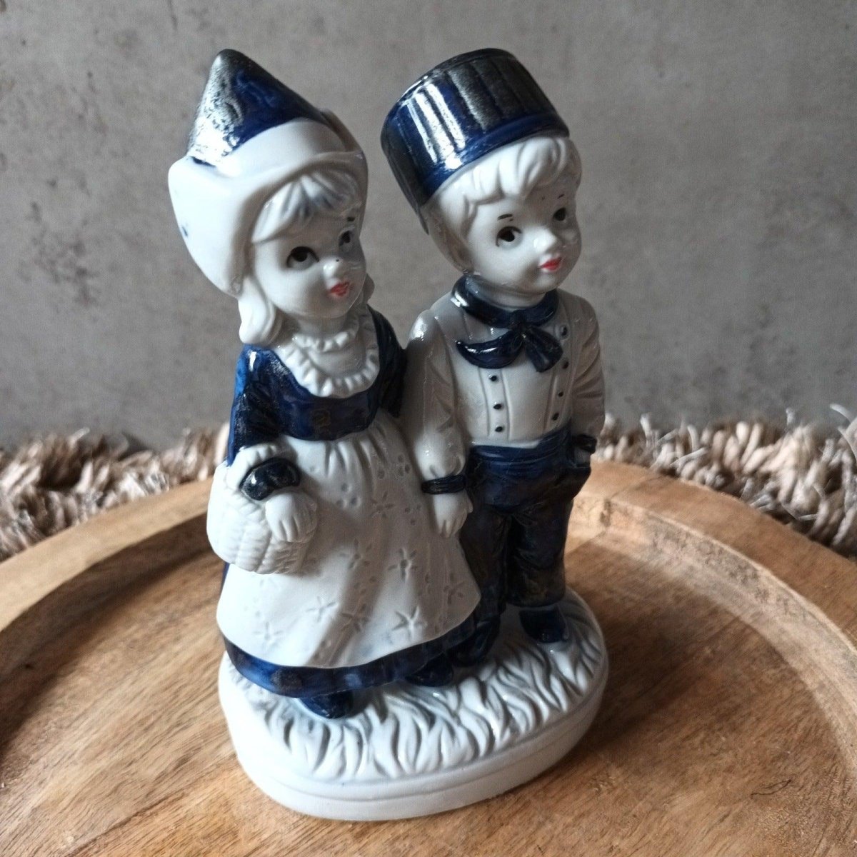 Vintage delftsblauw beeld - koppel hand in hand. - Veilingcoach.be