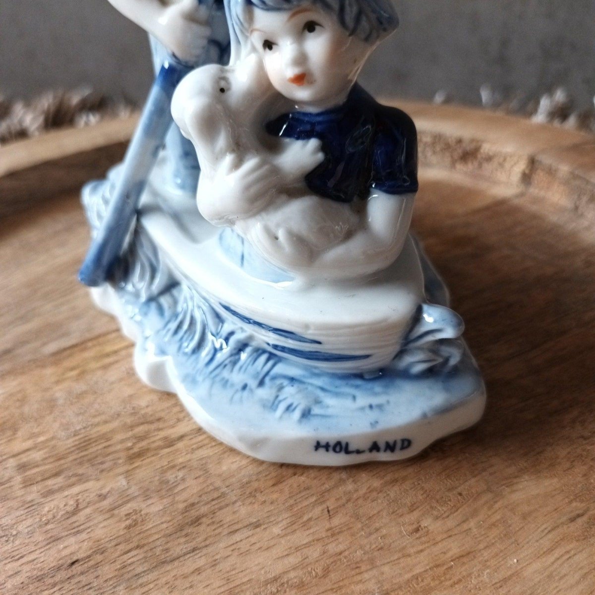 Vintage Delftsblauw beeld van jongen en meisje in boot. - Veilingcoach.be