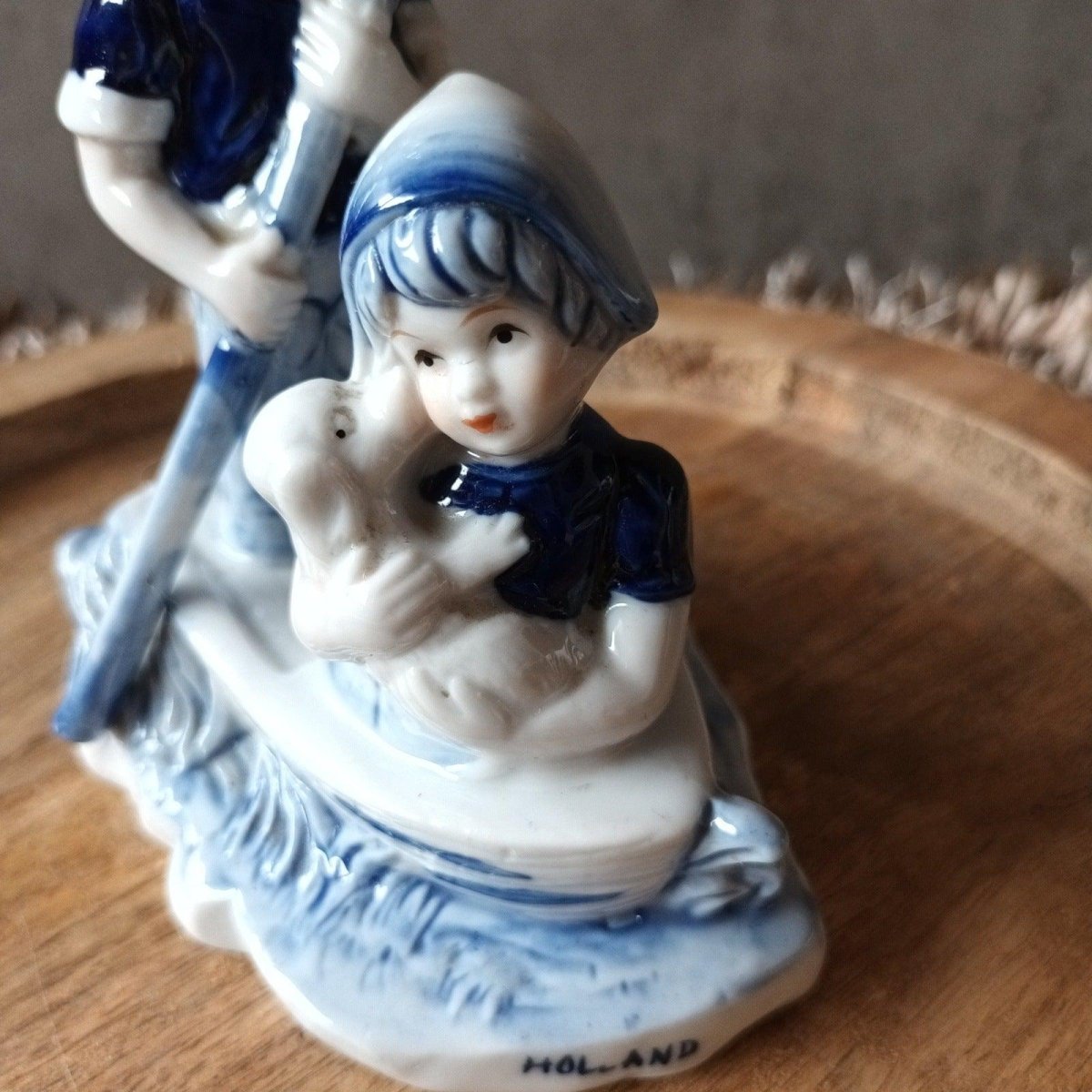 Vintage Delftsblauw beeld van jongen en meisje in boot. - Veilingcoach.be